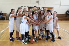 Felems pcsi tra a Tiniknl