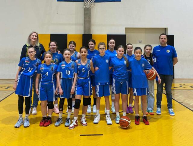 Gyermekcsapatunk a f�v�rosban szerepelt k�tnapos szakmai torn�n